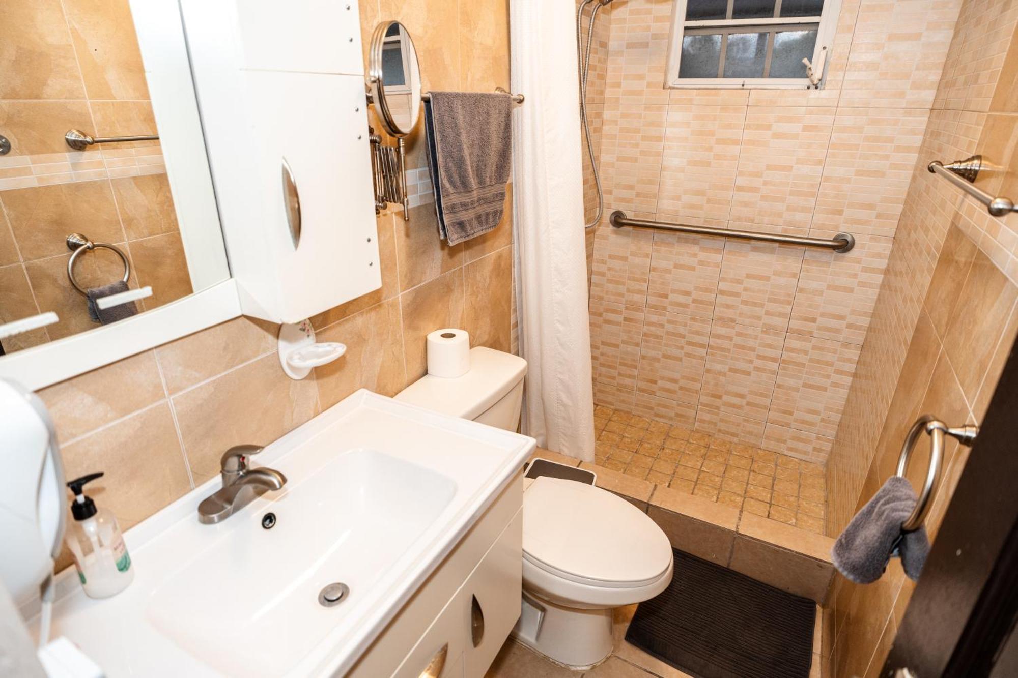 Beautiful 2BR apartment with Jacuzzi&Parking Ponce Bagian luar foto