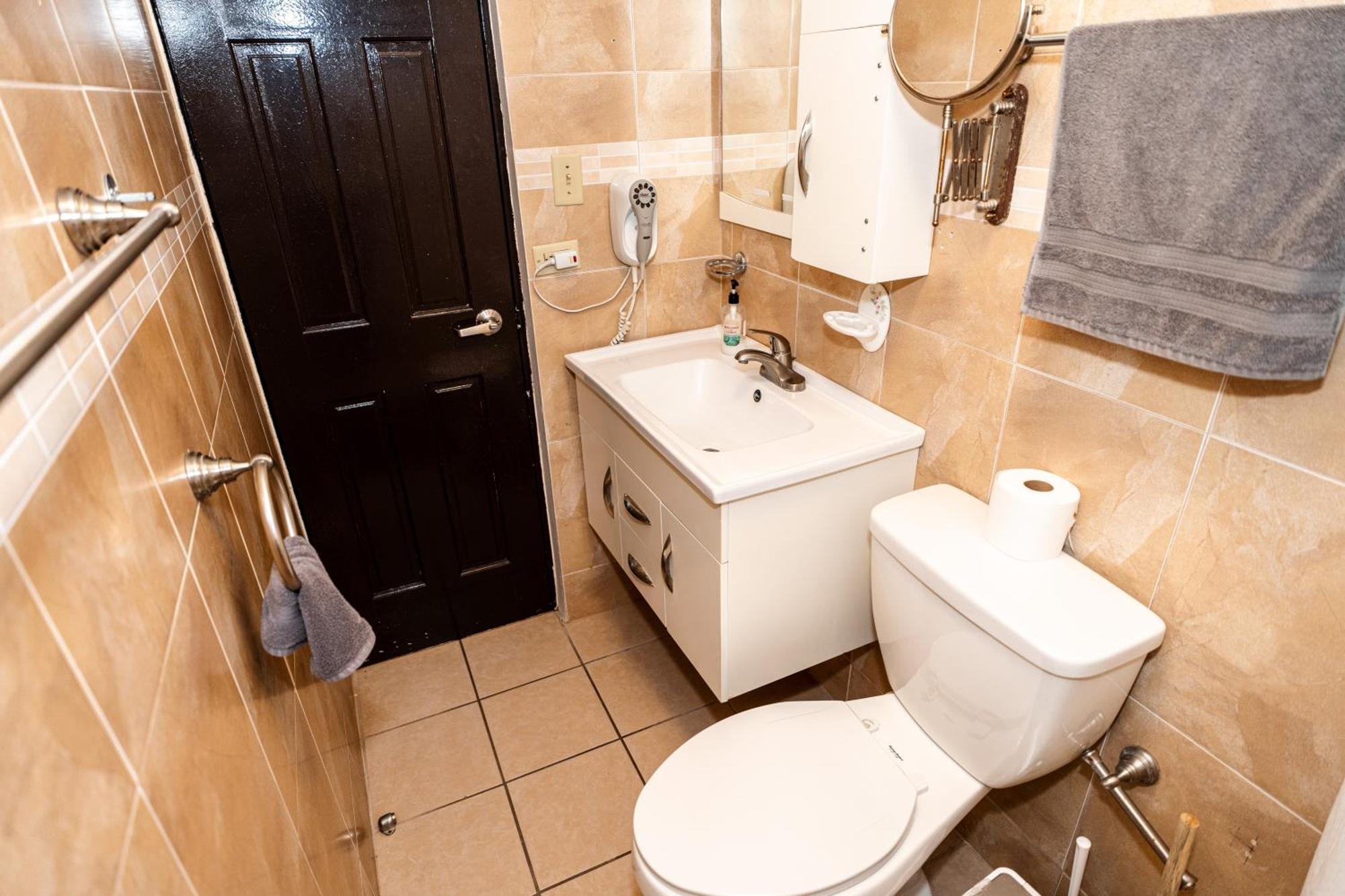 Beautiful 2BR apartment with Jacuzzi&Parking Ponce Bagian luar foto