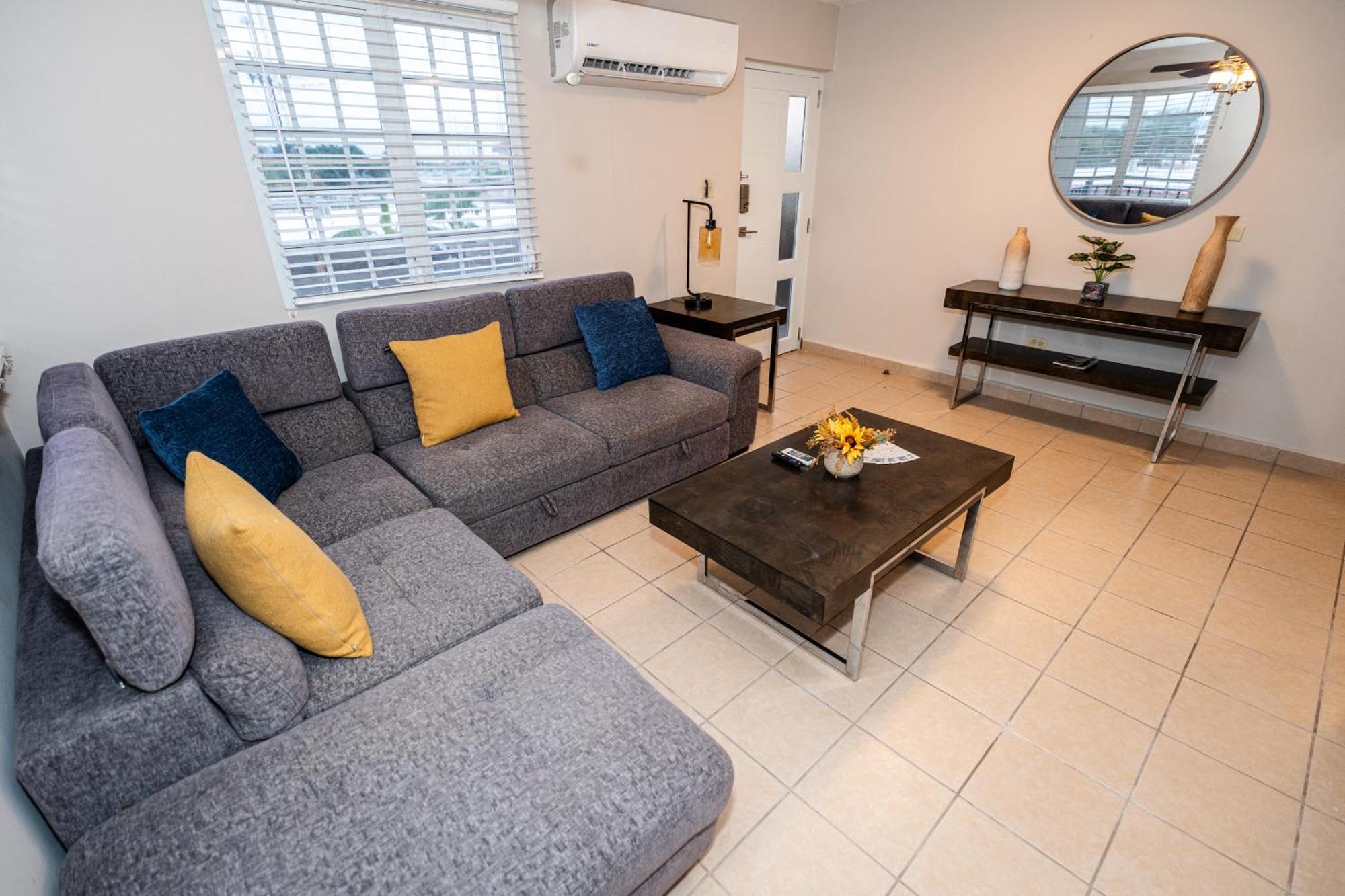 Beautiful 2BR apartment with Jacuzzi&Parking Ponce Bagian luar foto