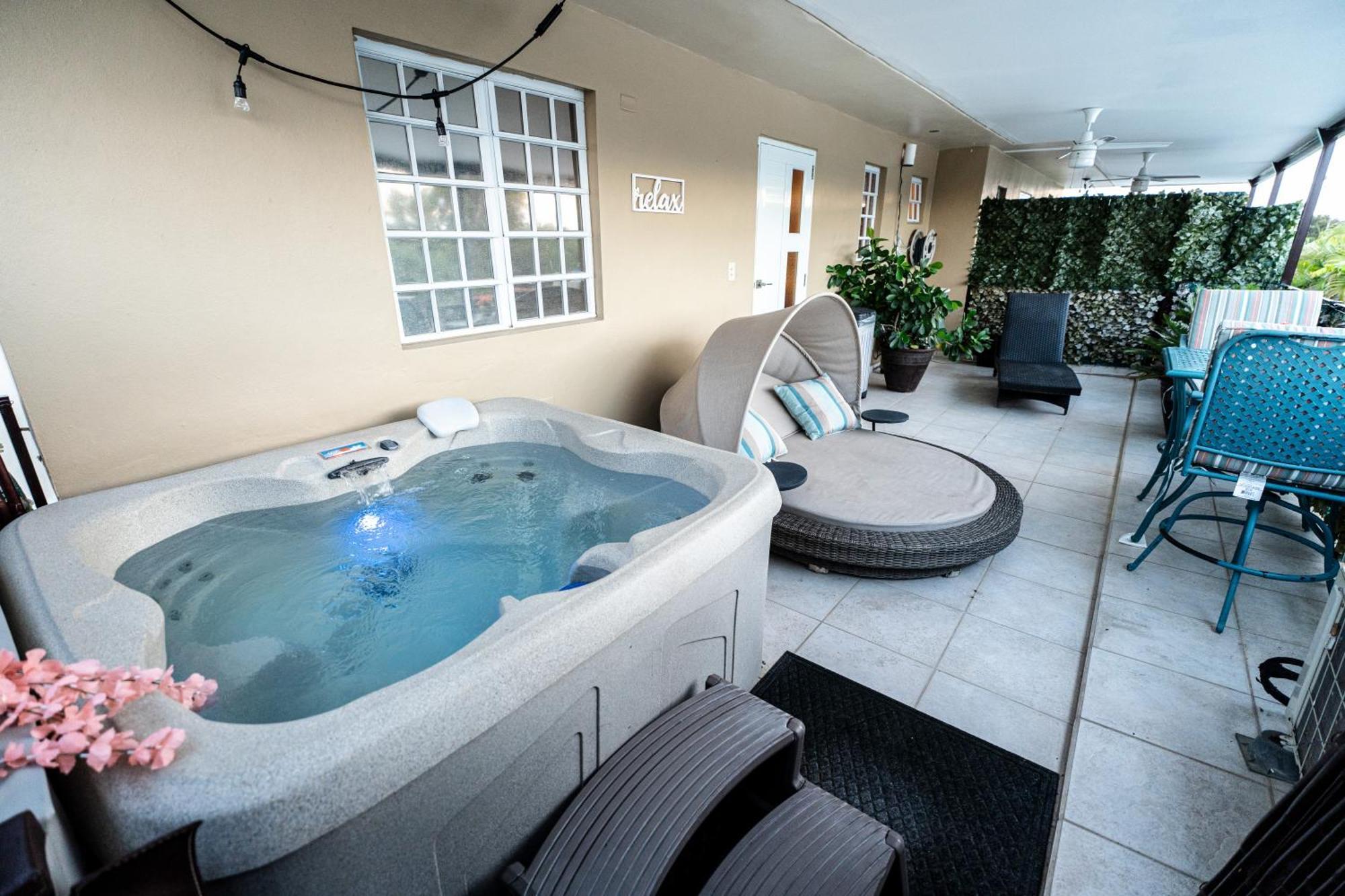 Beautiful 2BR apartment with Jacuzzi&Parking Ponce Bagian luar foto